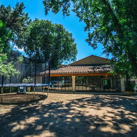 Spacieuse, Grande Piscine Et Jardin Saint-Quentin-la-Poterie