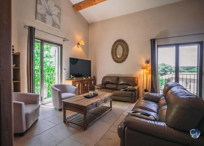 Spacieuse, Grande Piscine Et Jardin *